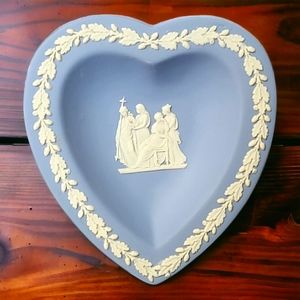 Wedgwood Jasperware Blue White Ceramic Heart Shaped Trinket Dish Plate
